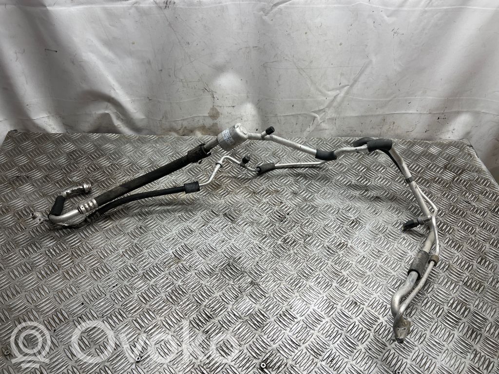 Ilmastointilaitteen putki (A/C)   1440031380,511467016