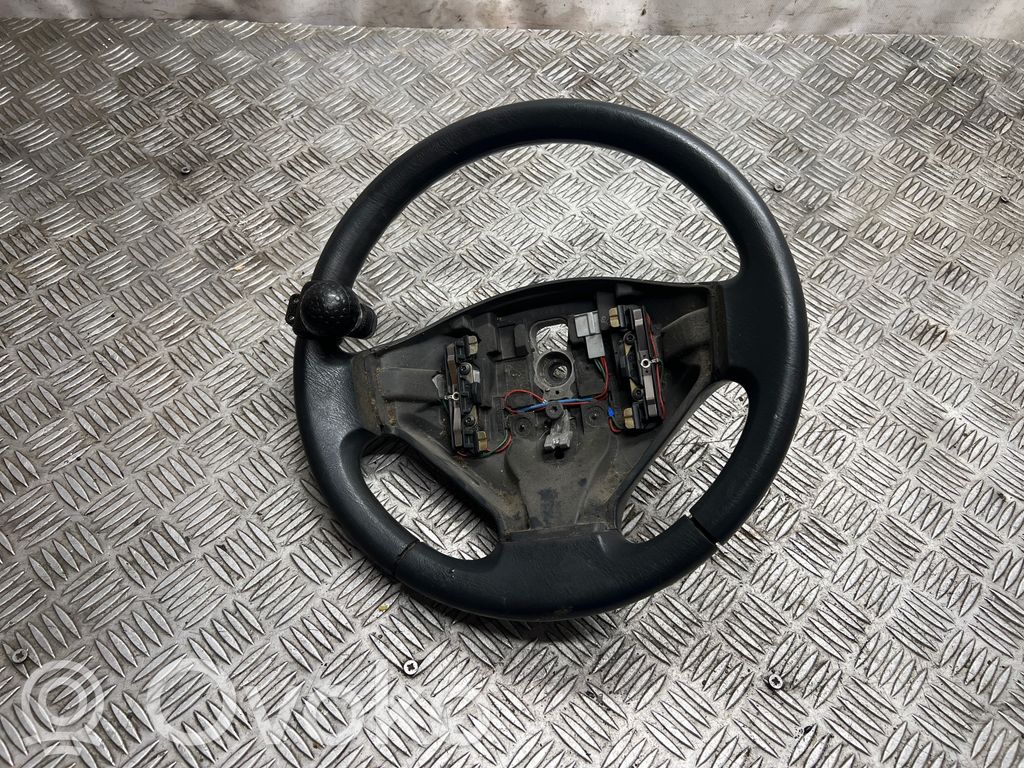 Opel Vivaro Ohjauspyörä 