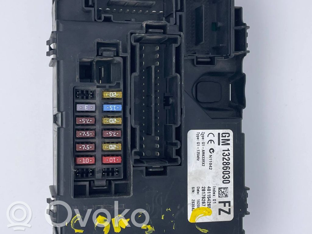 Opel Corsa D Módulo de fusible 