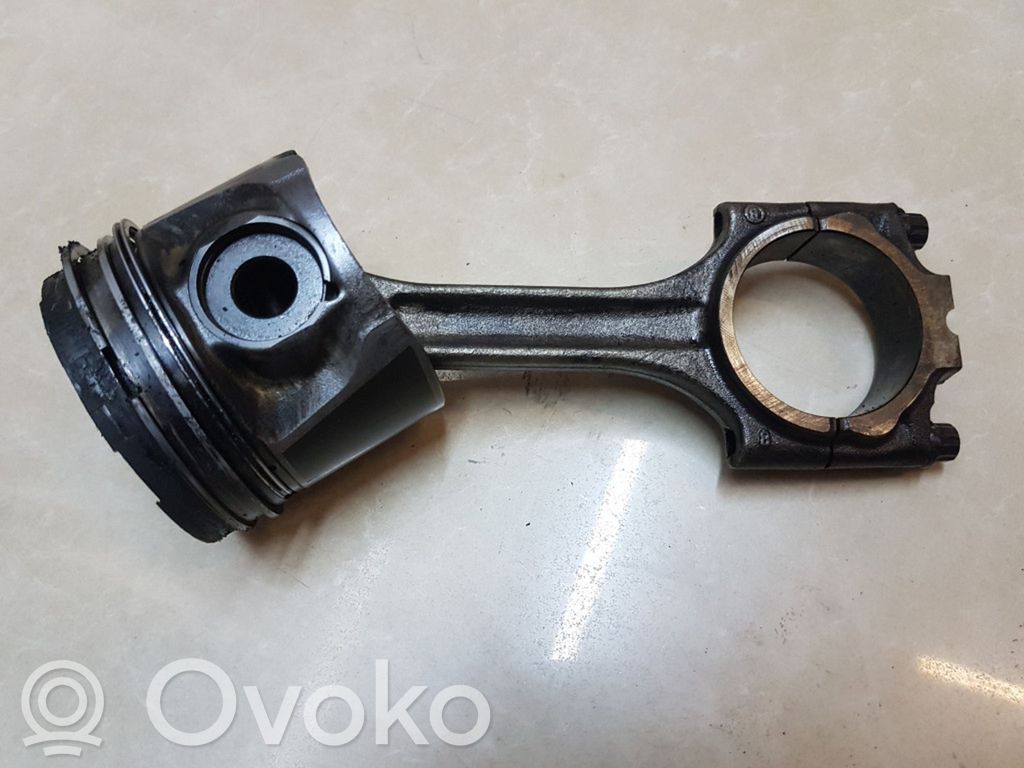 Piston with connecting rod