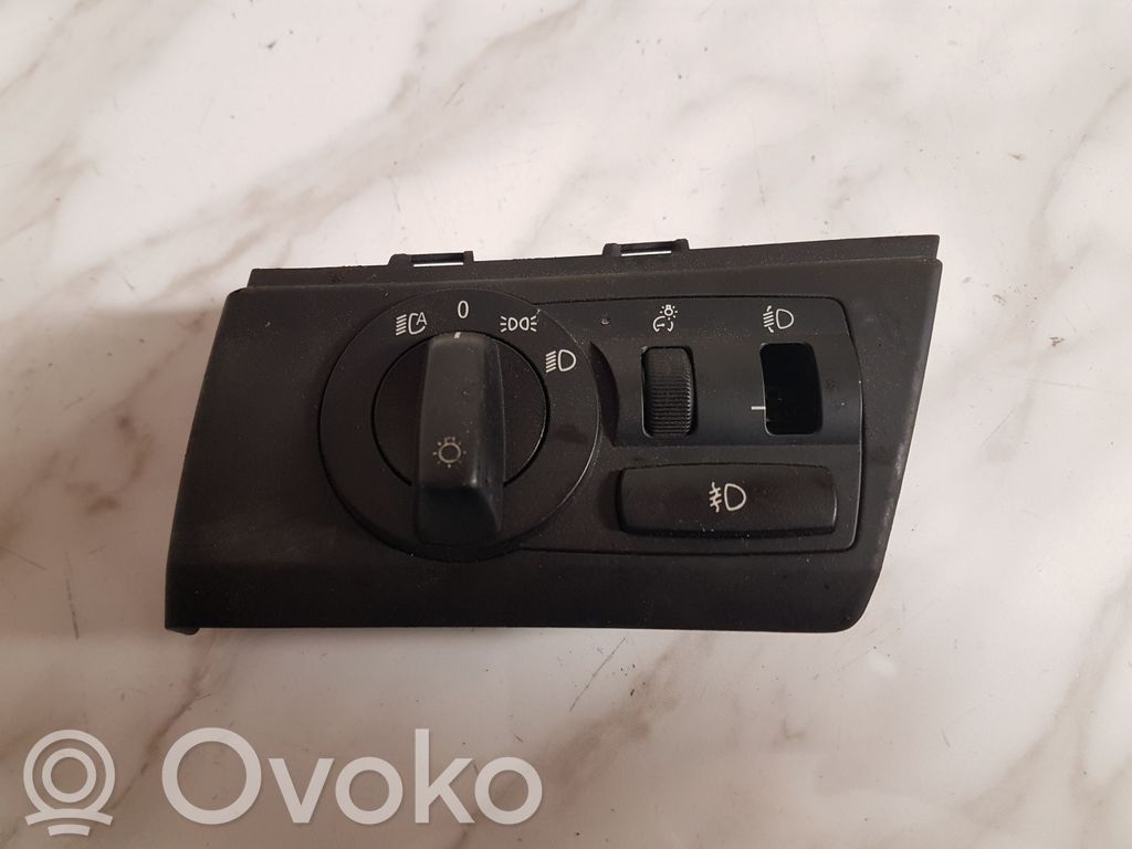 Lukturu slēdzis   330124,3420294,582321