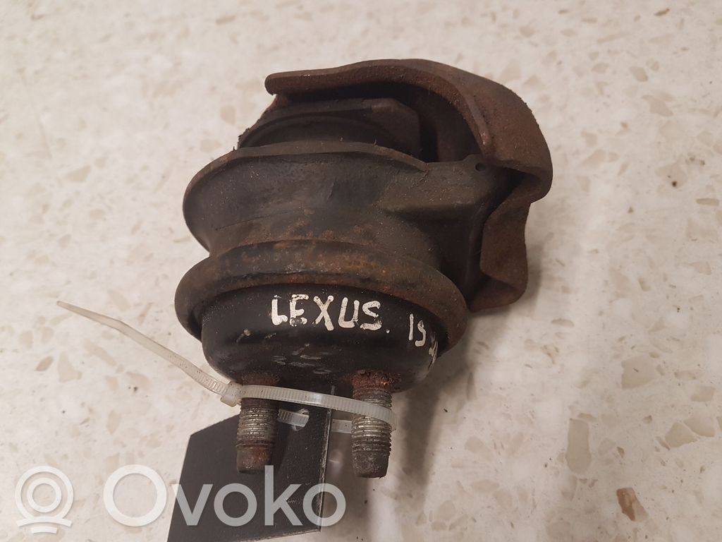 Lexus IS 200-300 Engine mount bracket 