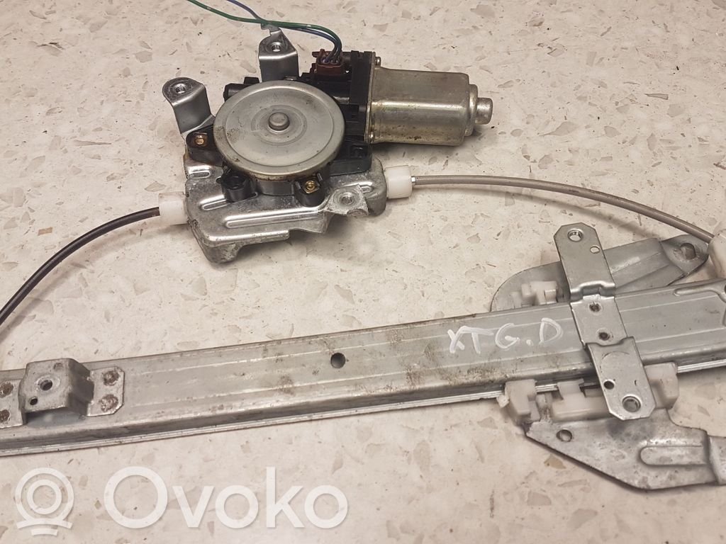 Nissan X-Trail T30 Elektryczny podnośnik szyby drzwi tylnych 