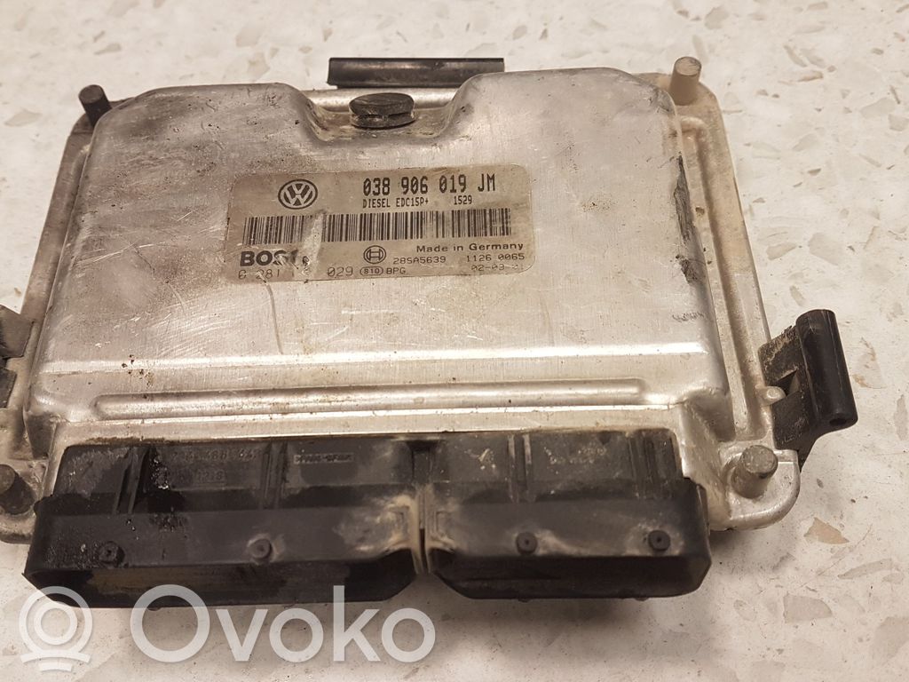 Volkswagen Golf IV Engine control unit/module 