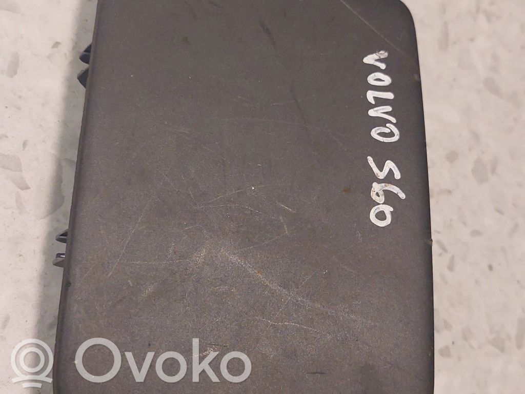 Volvo S60 Cigarette lighter front 