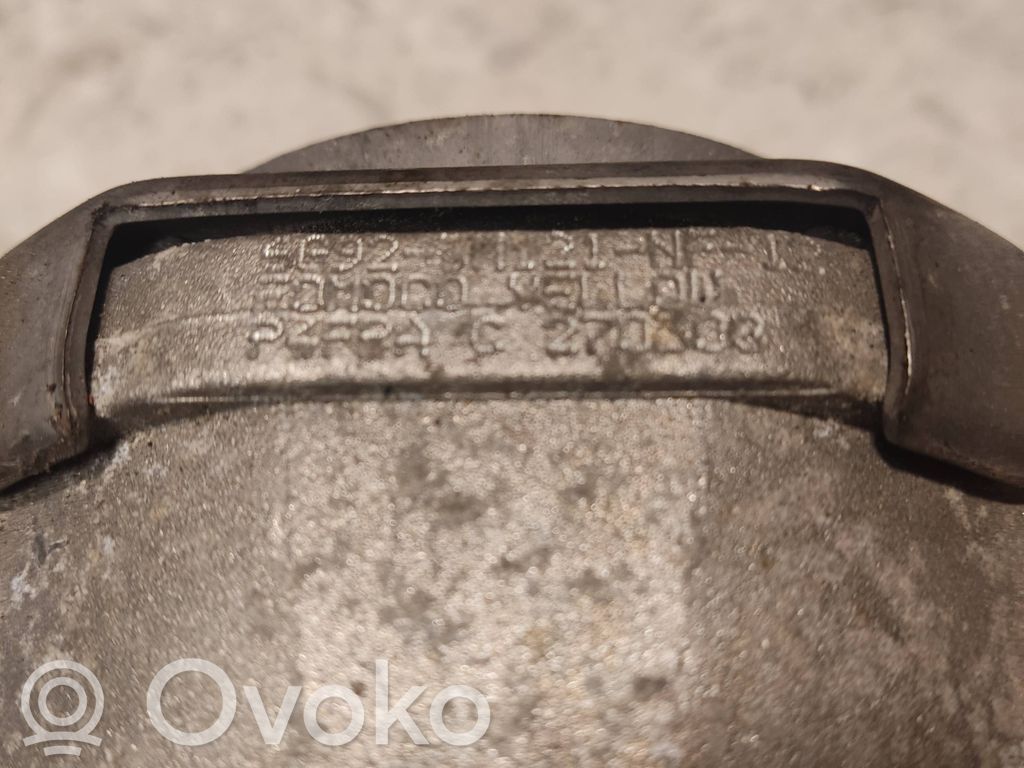 Volvo V70 Engine mount bracket 