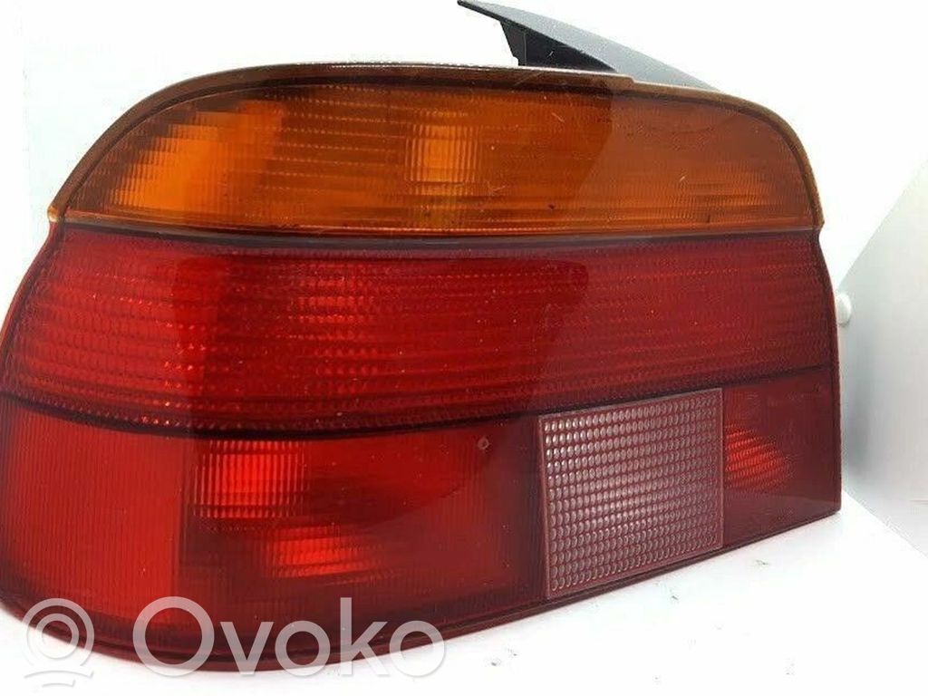 Rear/tail lights   8358031