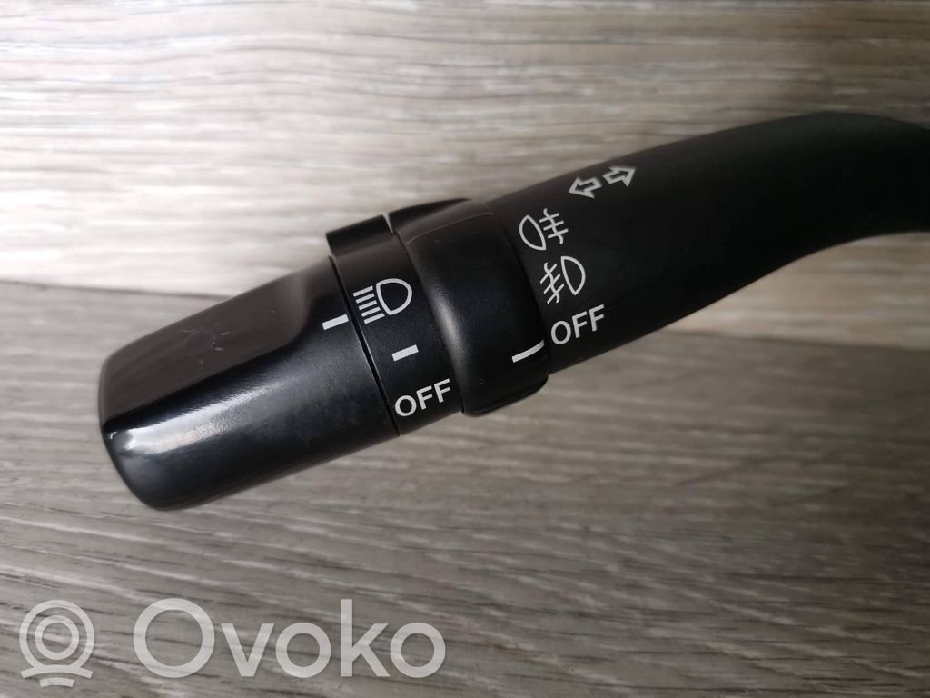 Toyota Avensis T250 Ручка поворотов/ фонарей 