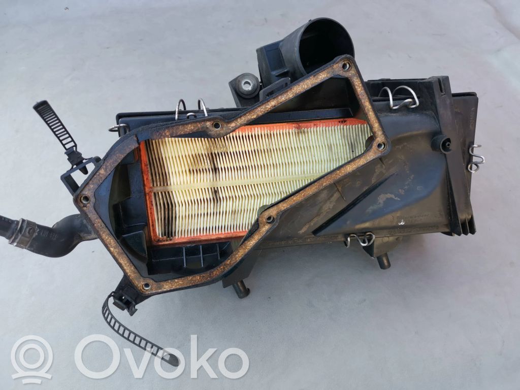 Obudowa filtra powietrza   026133837G,093133843,026133878F,4610985950