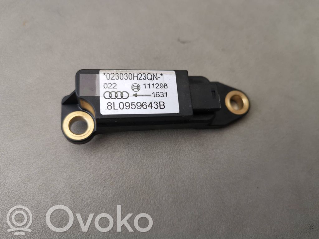 Audi A4 S4 B6 8E 8H Czujnik uderzenia Airbag 