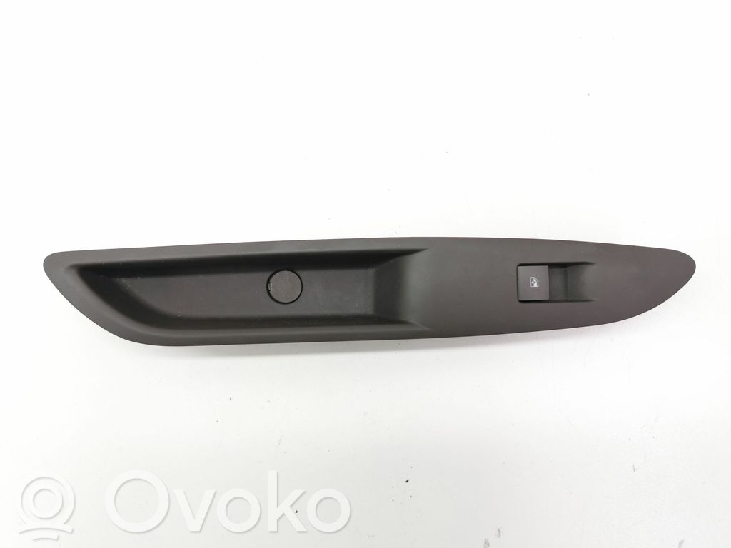 Opel Mokka Electric window control switch 