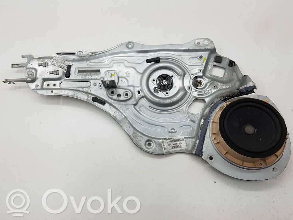 Mechanizm podnoszenia szyby przedniej bez silnika   8247030130