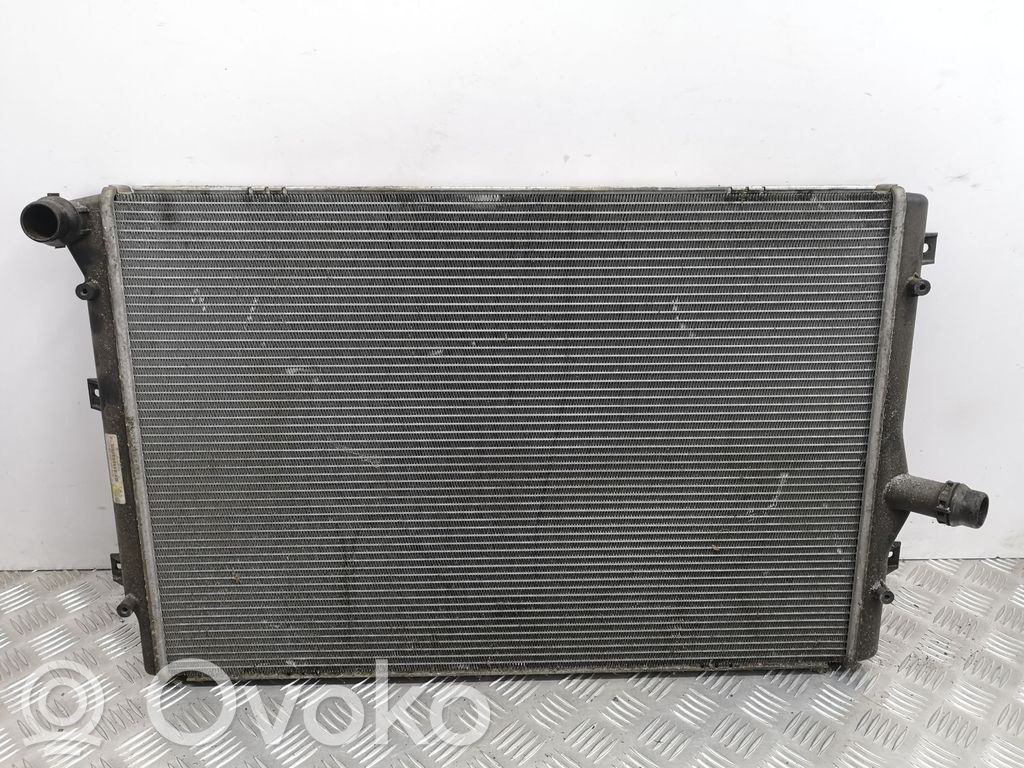Volkswagen PASSAT B6 Radiatore di raffreddamento 