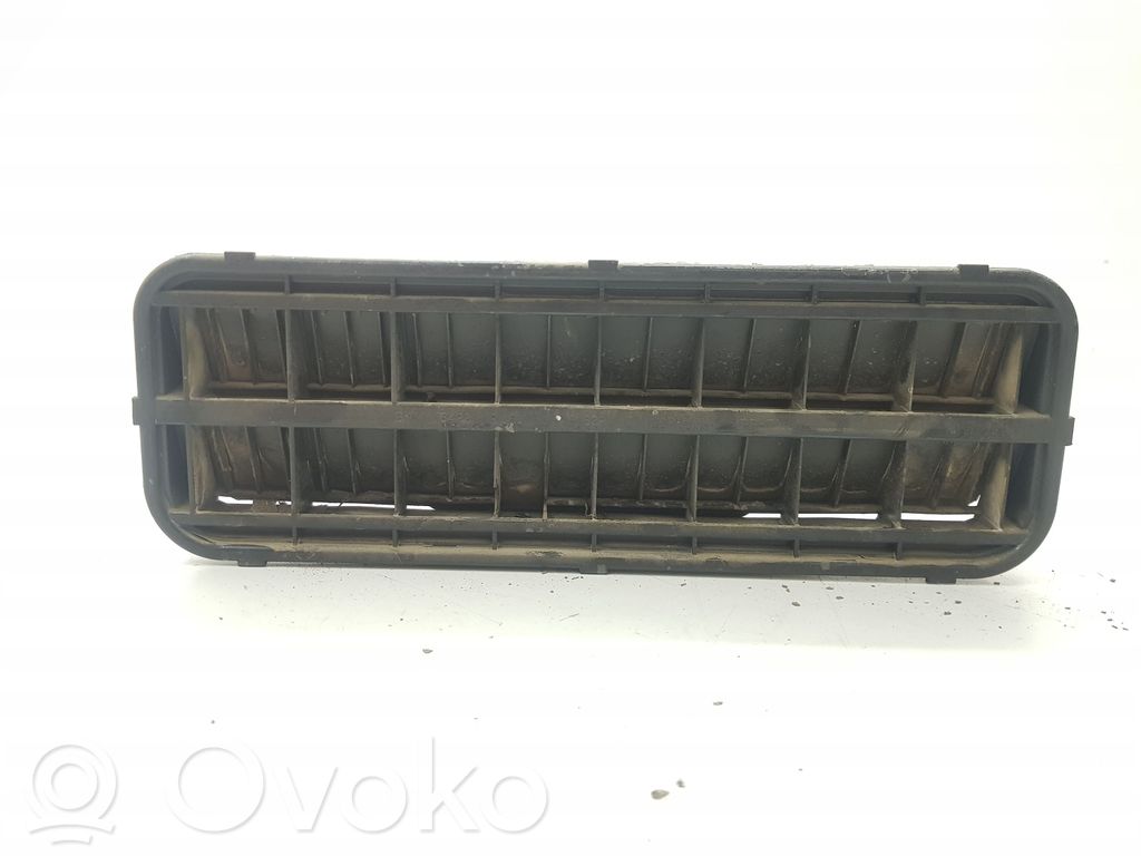 BMW 7 E65 E66 Quarter panel pressure vent 