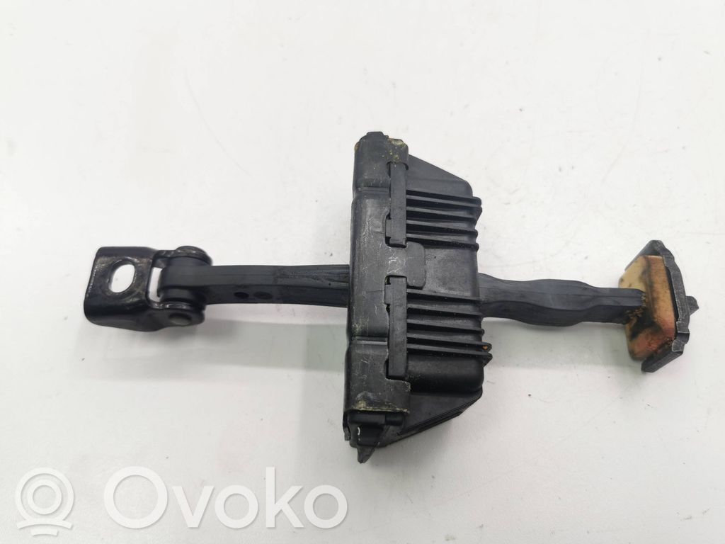BMW 5 E60 E61 Takaoven pidätin 