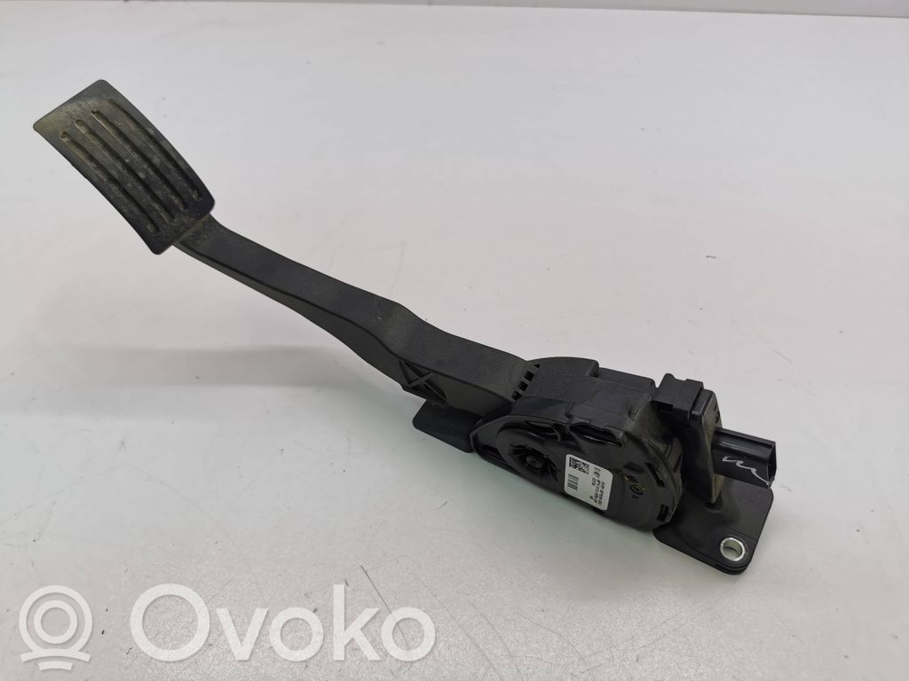 Akceleratoriaus pedalas   AV619F836BB