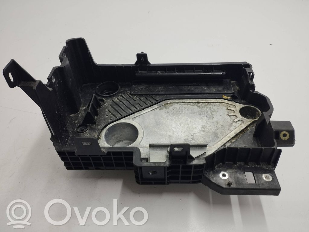 Nissan Juke II F16 Akumuliatoriaus tvirtinimo padas 