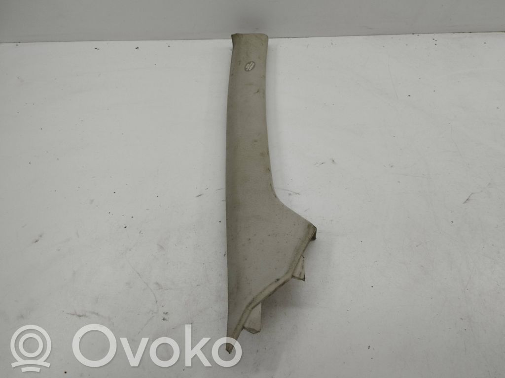 Toyota Corolla Verso AR10 Pilar (A) 