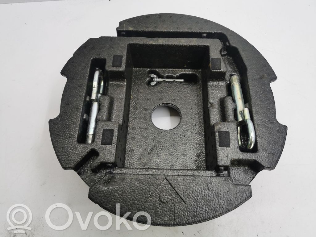 Mazda CX-7 Tool set 