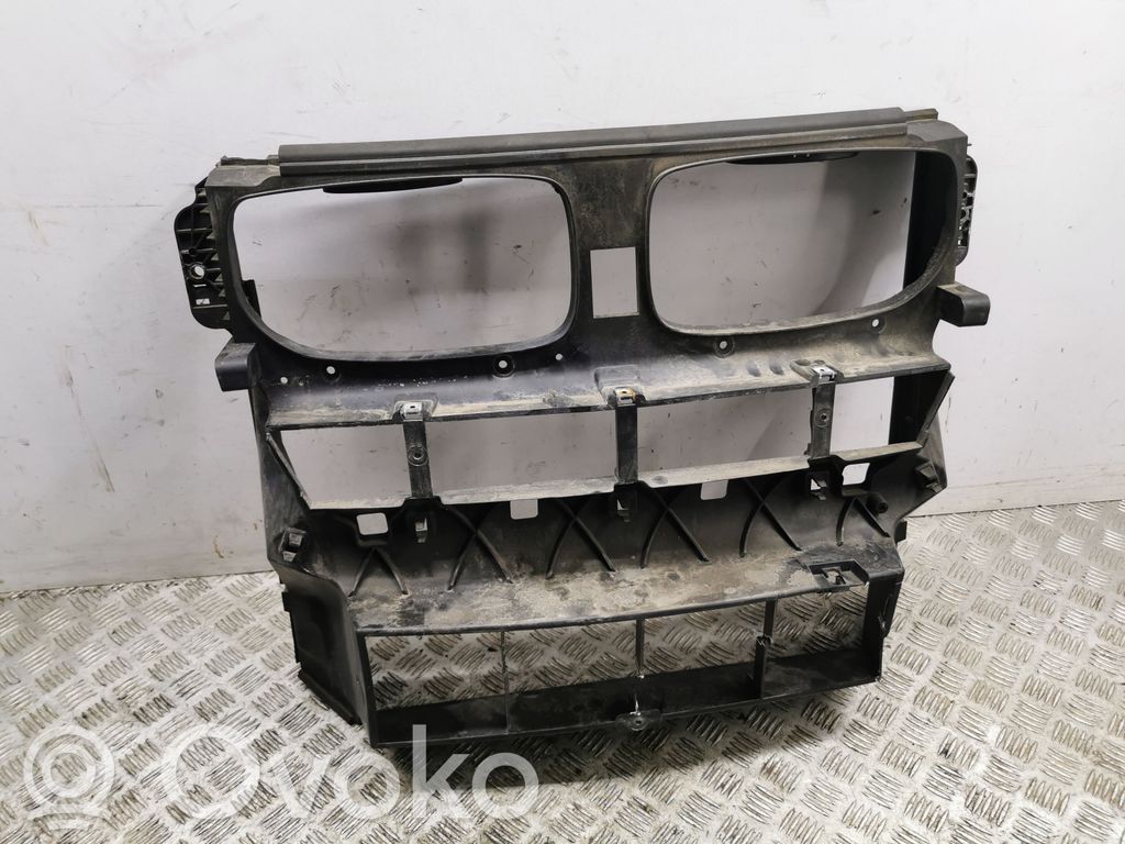 BMW X5 E70 Intercooler air guide/duct channel 