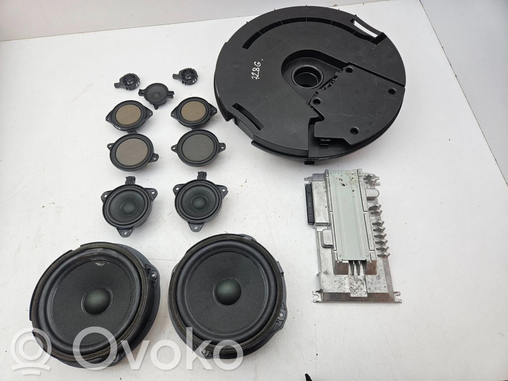 Audi A1 Audio system kit 