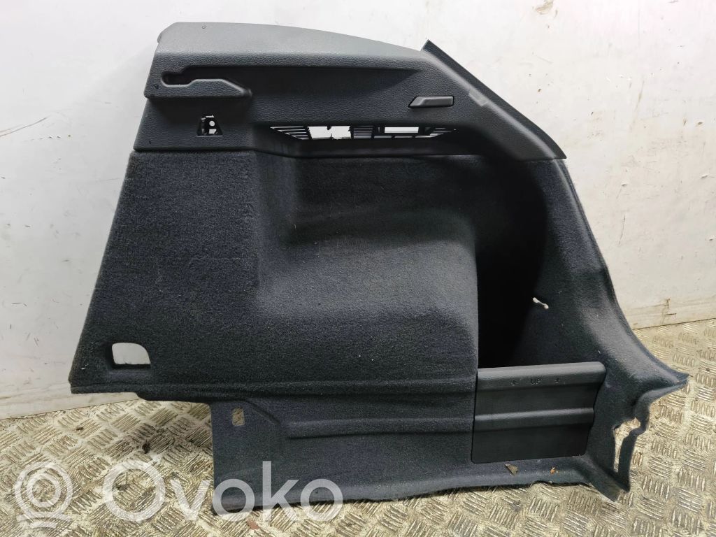 Audi Q3 F3 Boczek / Tapicerka / bagażnika 