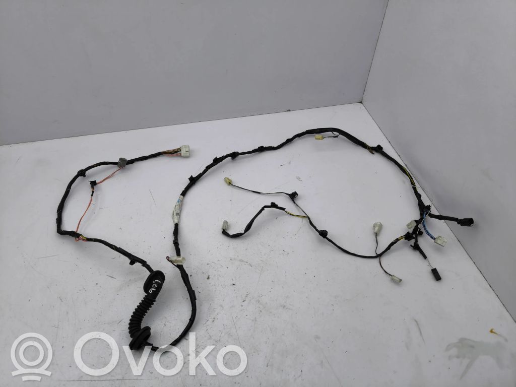 Arnés de cableado de la puerta trasera/maletero   8512A119