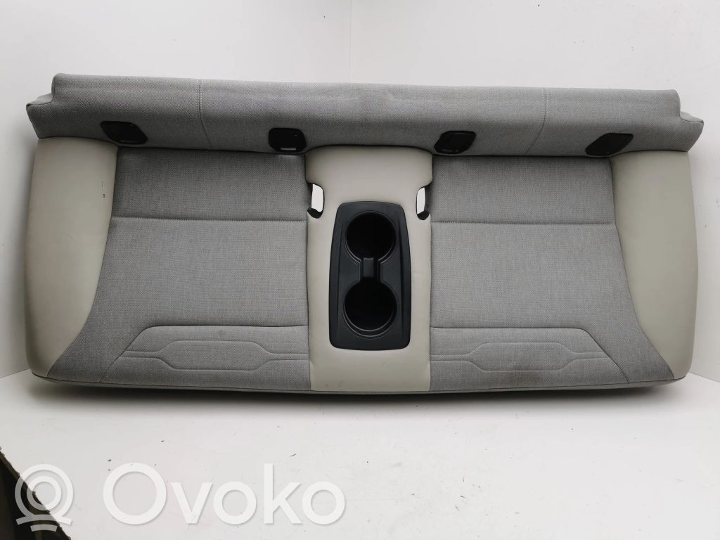 BMW i3 Takaistuin 