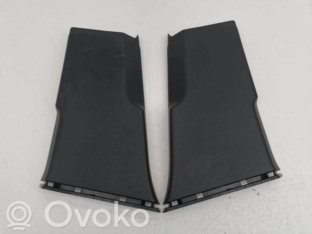 Skoda Octavia Mk4 Rivestimento montante (B) (fondo) 