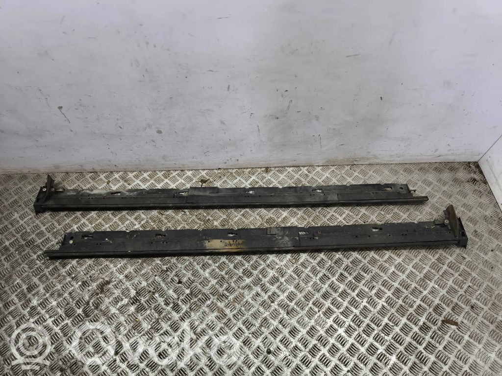 Mazda CX-7 Side skirt front trim 