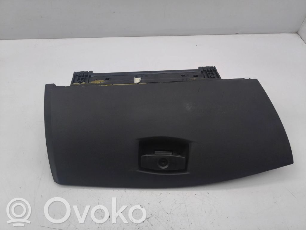 BMW 5 E60 E61 Daiktadėžė 