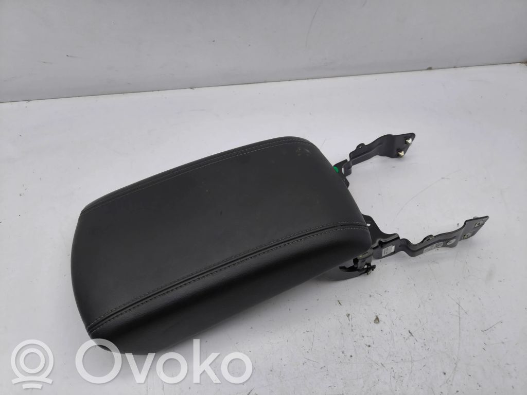Armrest   EM2BR04604AF