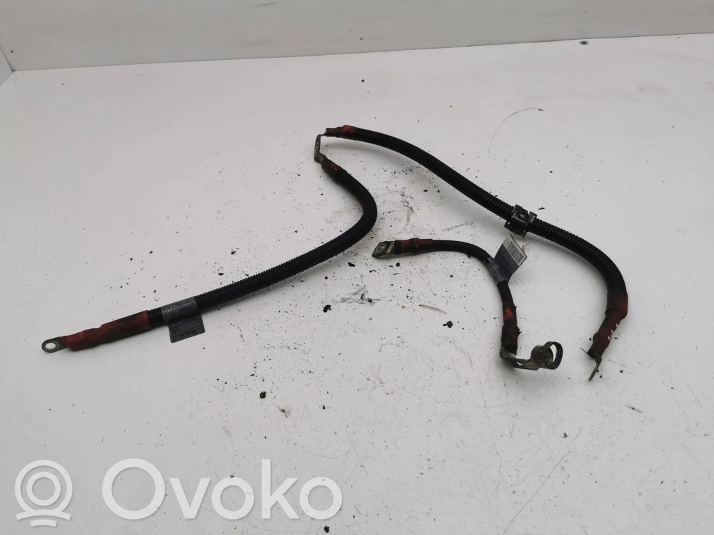 Positive cable (battery)   2247665,2247943