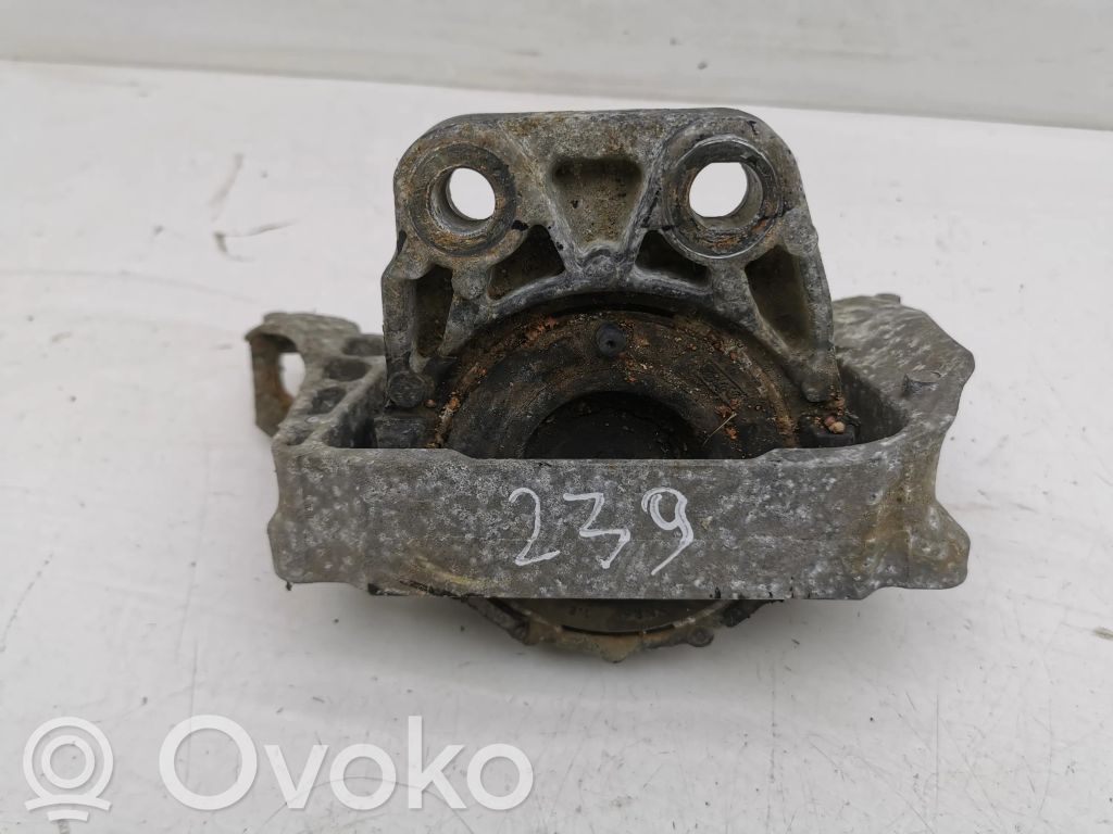 Ford C-MAX I Engine mount bracket 