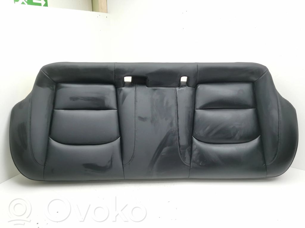 Tesla Model 3 Takaistuin 