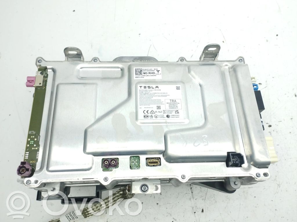 Tesla Model 3 Inversor/convertidor de voltaje 