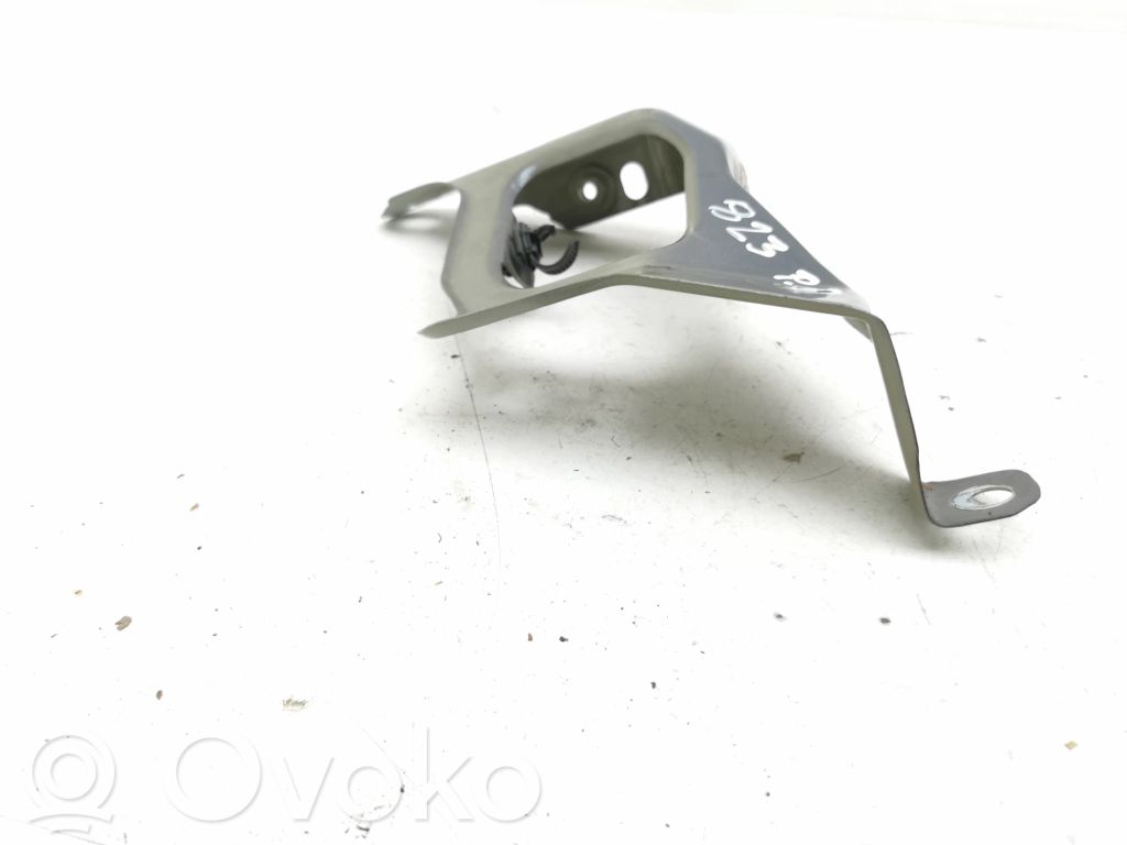 Tesla Model 3 Spārna stiprinājums 