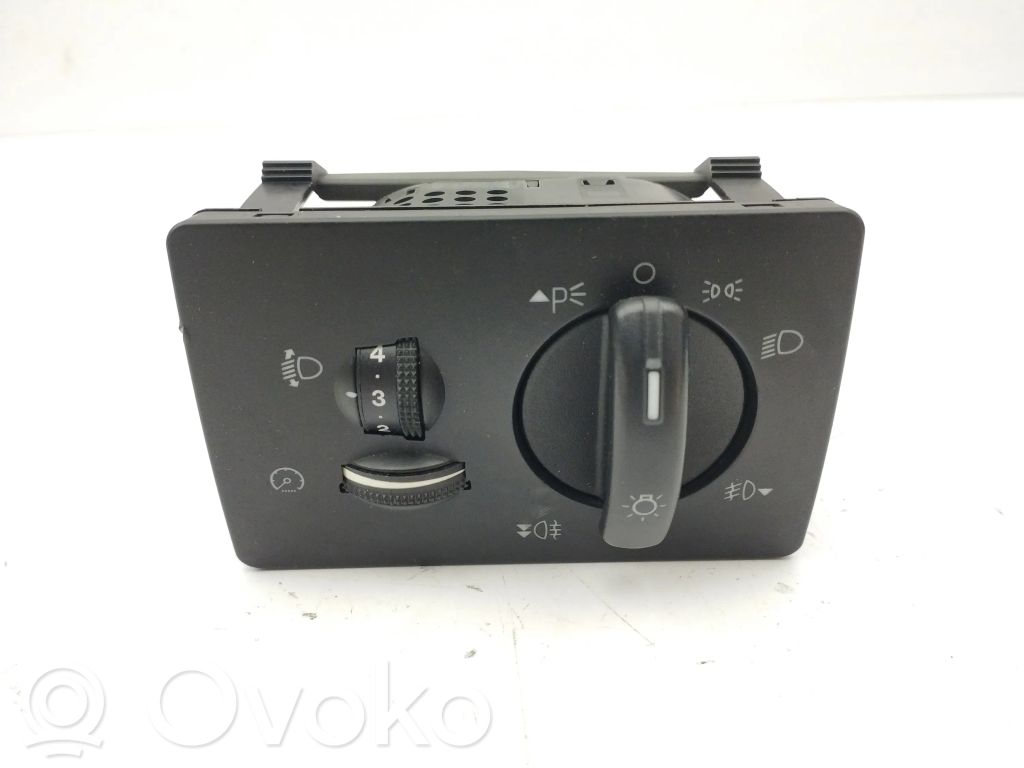 Ford Kuga I Light switch 