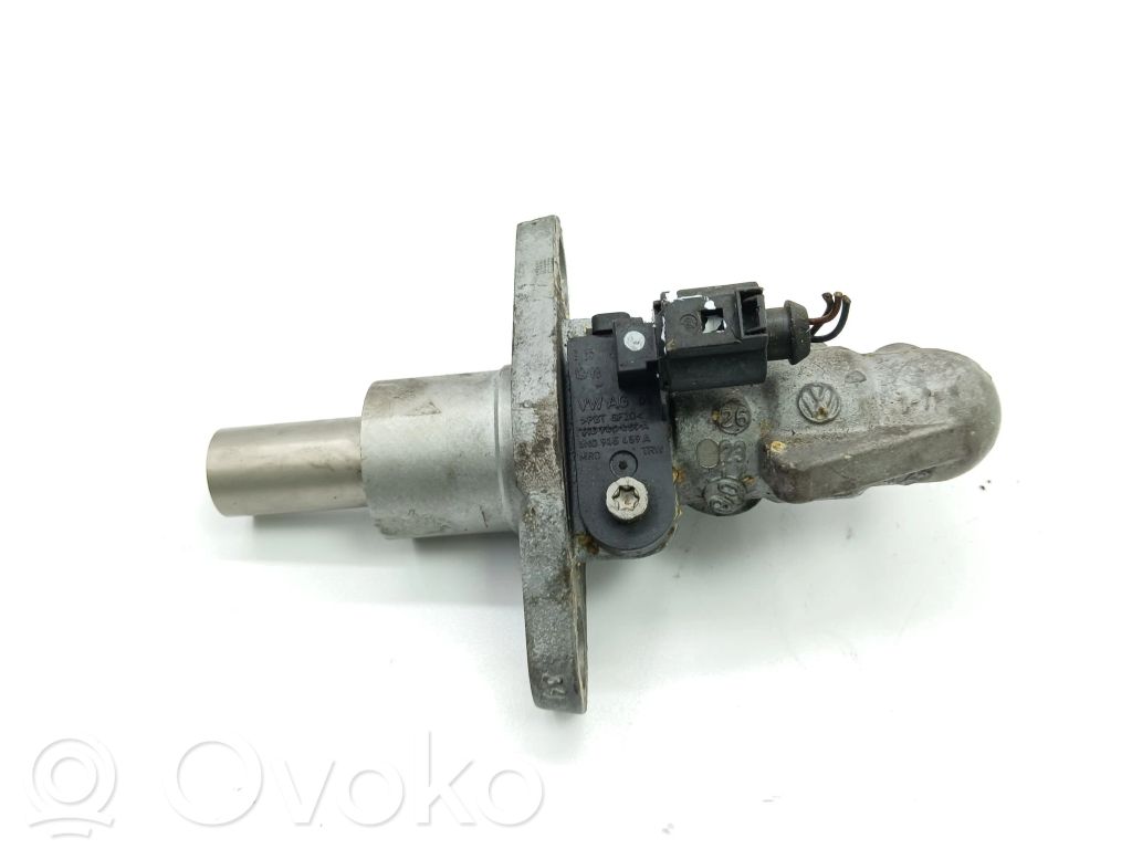 Volkswagen Golf V Master brake cylinder 