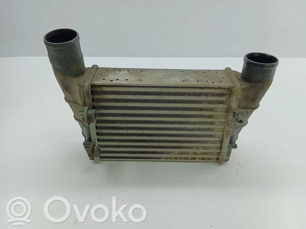 Audi A4 S4 B5 8D Interkūlerio radiatorius 