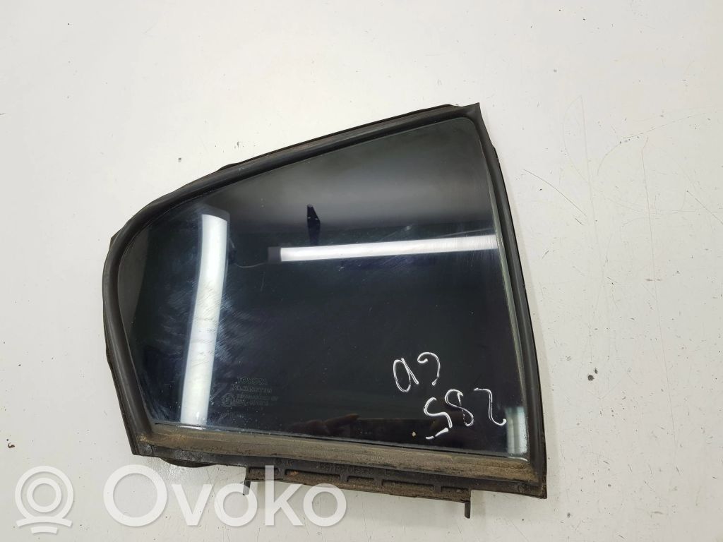 Toyota Avensis T270 Ventanilla de ventilación de la puerta trasera 