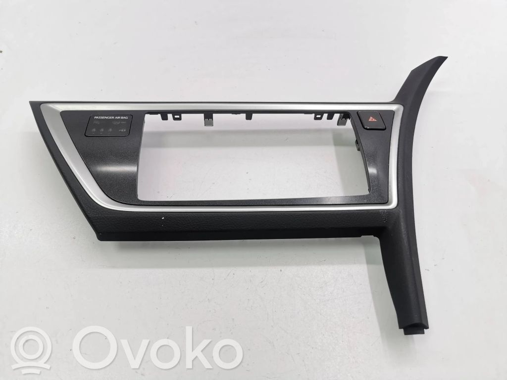 Toyota Auris E180 Radiouztvērēja / navigācija dekoratīvā apdare 