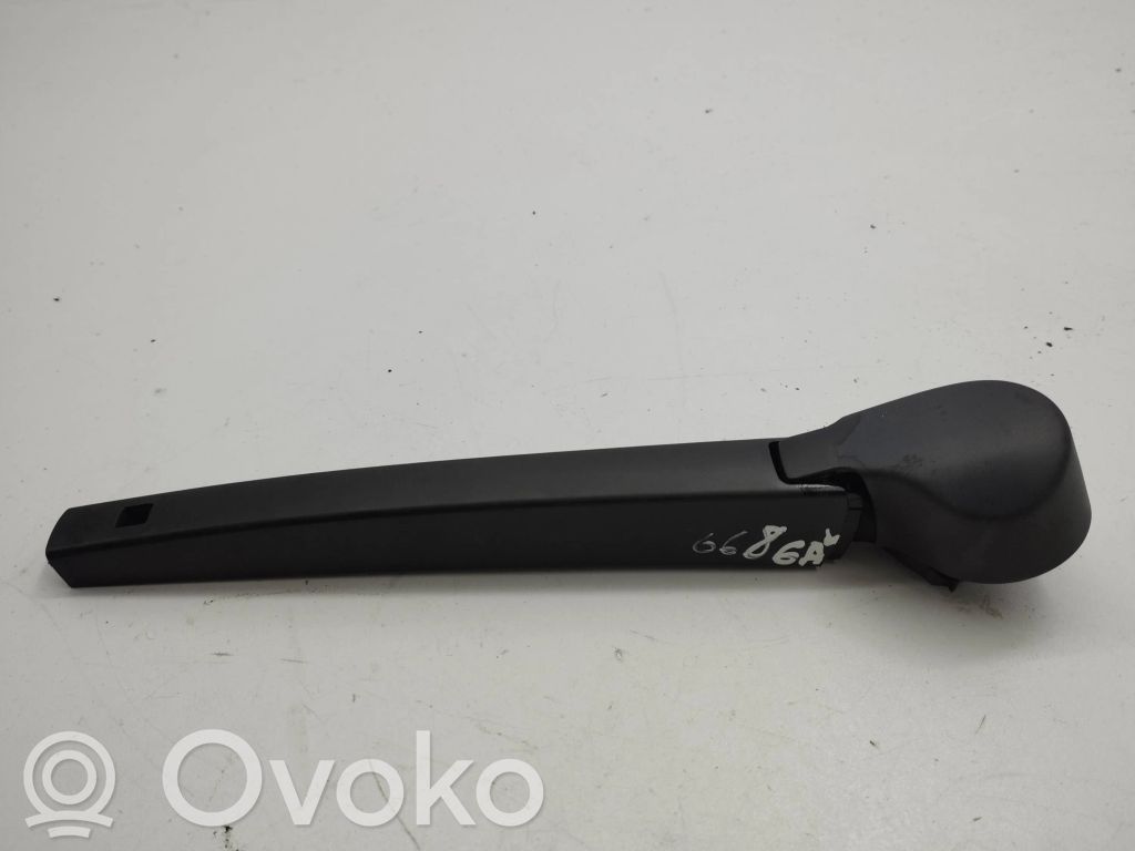 Volkswagen Golf VII Brazo del limpiaparabrisas trasero 