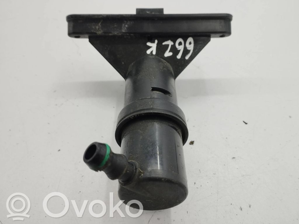 Headlight washer spray nozzle   LCC0116