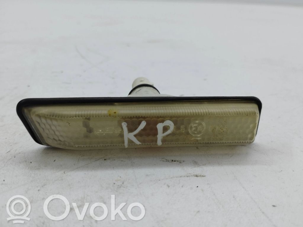 Front fender indicator light   7164491