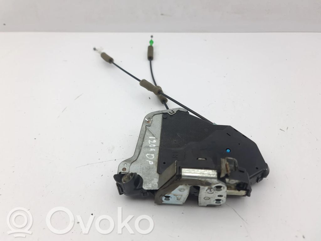 Zamek drzwi przednich   5C0705