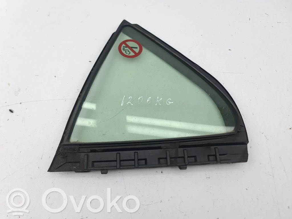 Ventanilla de ventilación de la puerta trasera