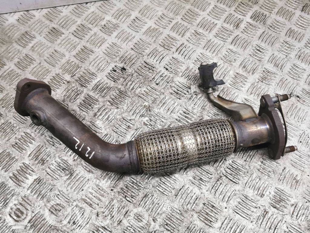 Conector flexibil eșapament