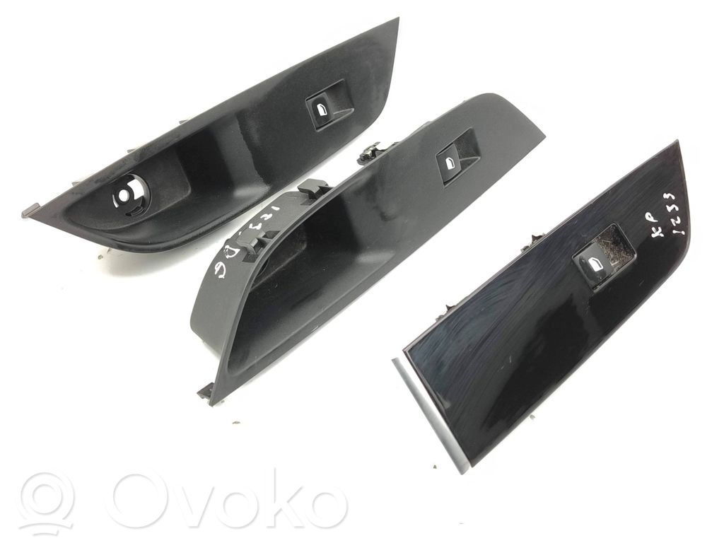 Opel Astra L Electric window control switch 