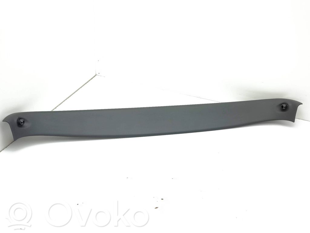 Opel Astra L Moldura de la puerta trasera 